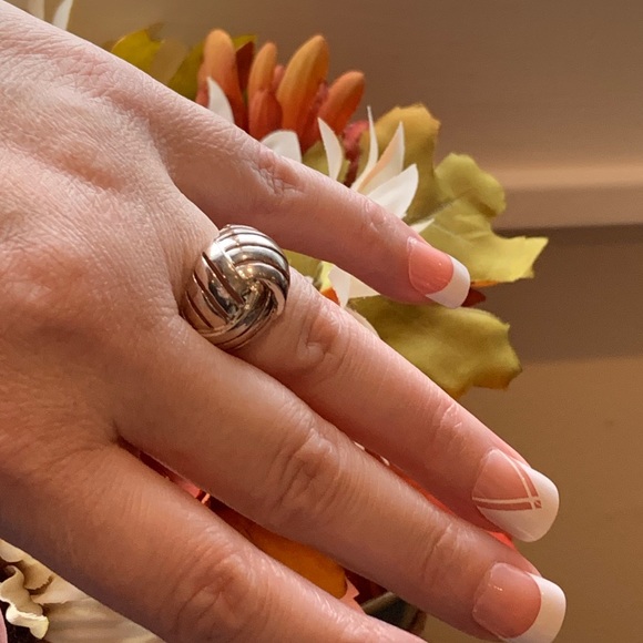 Love Knot Ring - Picture 6 of 9